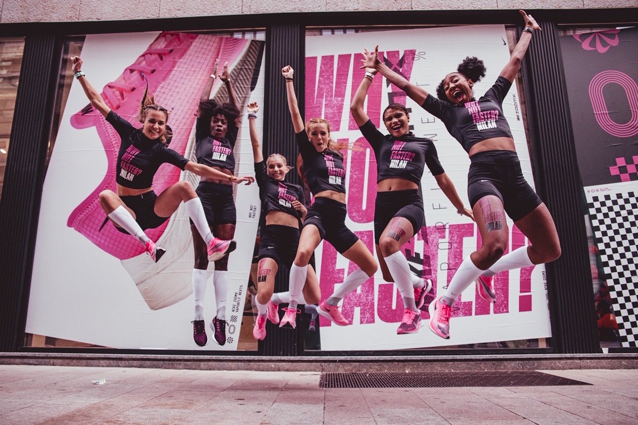 Flying Girls Milano crew picture